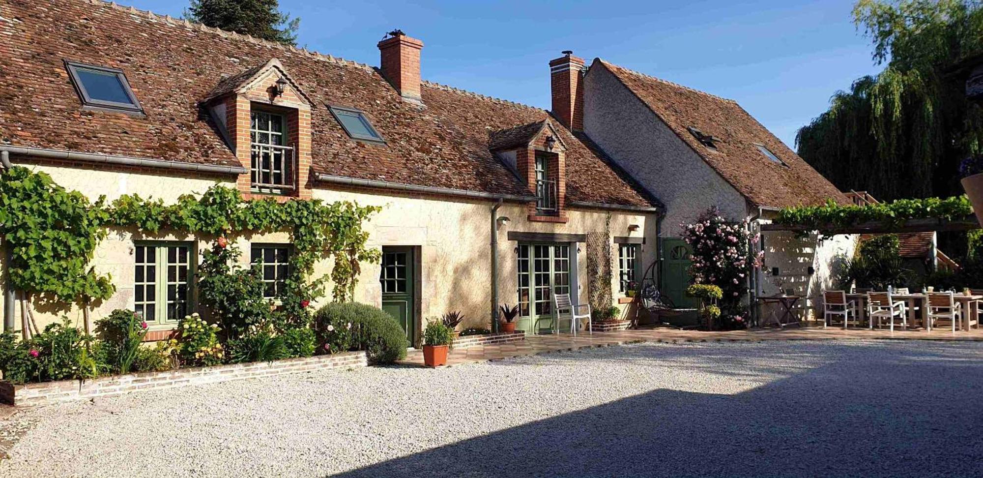 Chambres Et Table D'Hotes Cervina Chateauneuf-sur-Loire Exterior photo